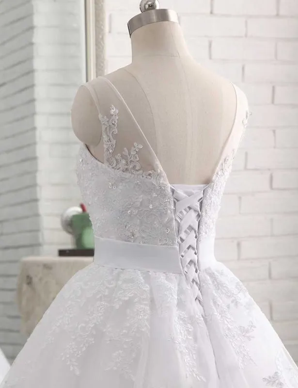 Elegant Lace-Up Ball Gown Wedding Dresses
