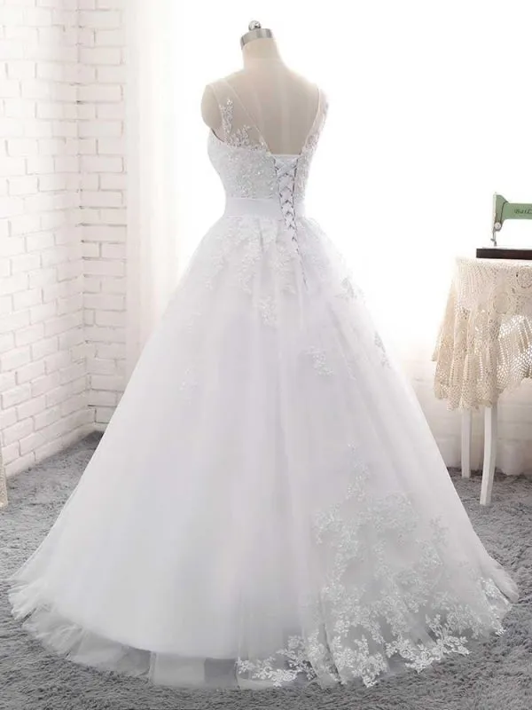 Elegant Lace-Up Ball Gown Wedding Dresses