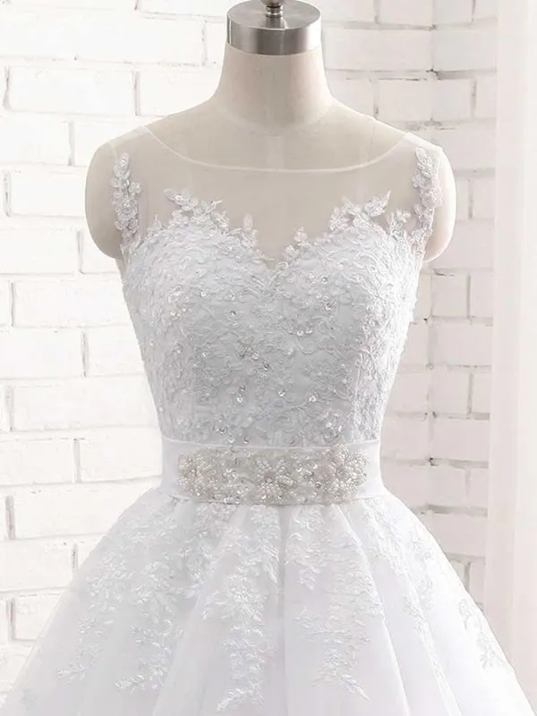 Elegant Lace-Up Ball Gown Wedding Dresses