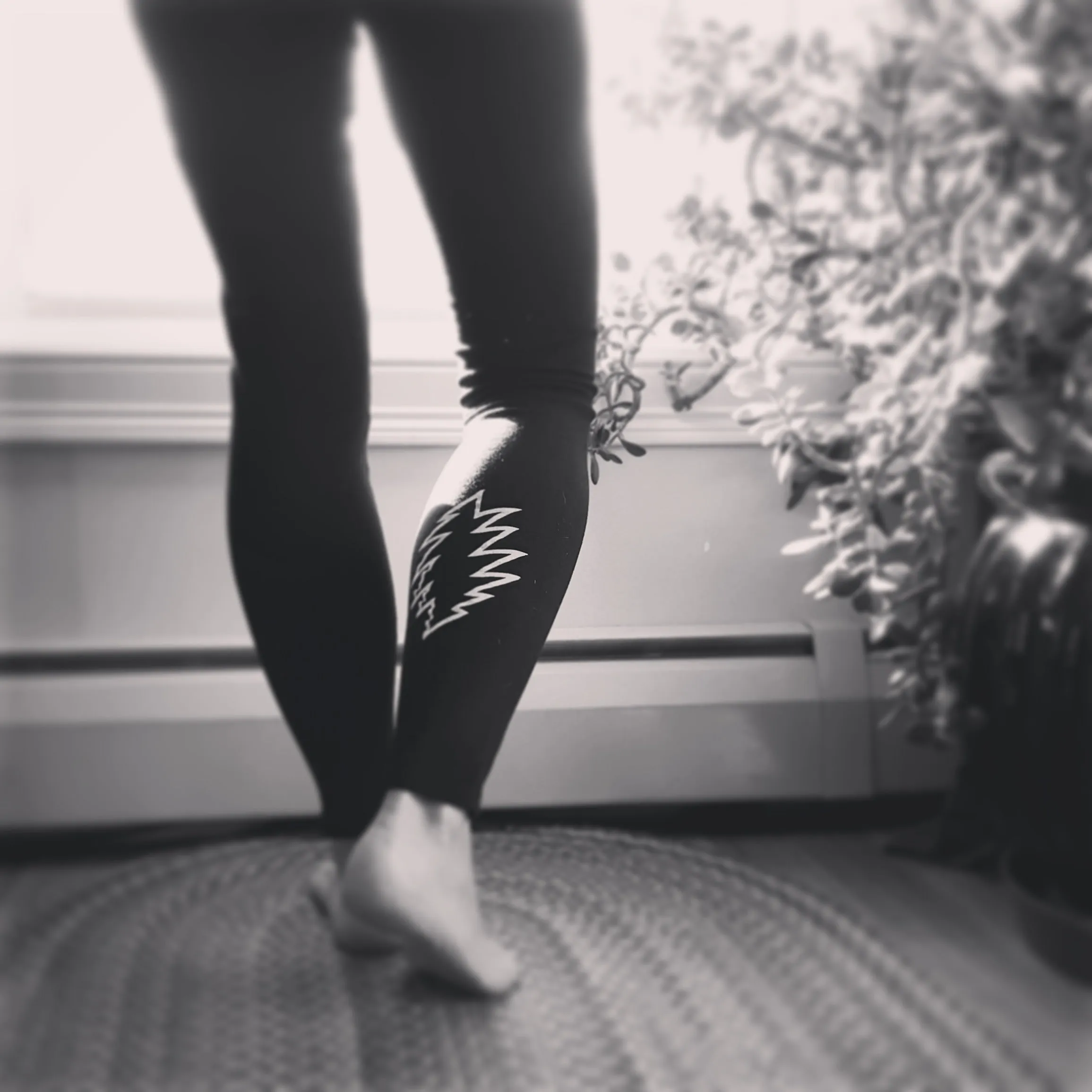 Grateful Basics 13 Point Bolt Legging