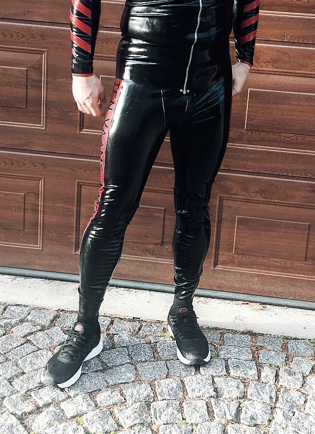 Men's Two-tone Latex Sports Leggings With Clothesline & Shaped Crotch